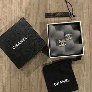 Chanel CC earrings